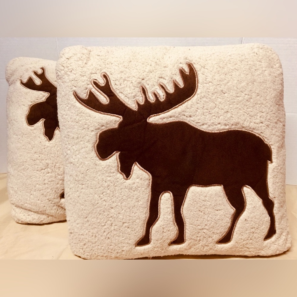 Christmas Cottage Cabin Moose Design Look Throw Cozy Pillow Soft Warm Brown